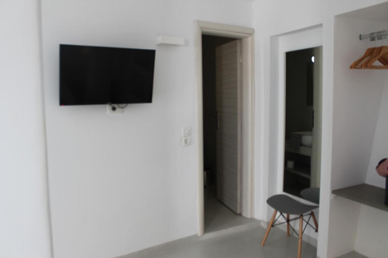 Fira Getaway - Economy Basement Rooms Exterior foto